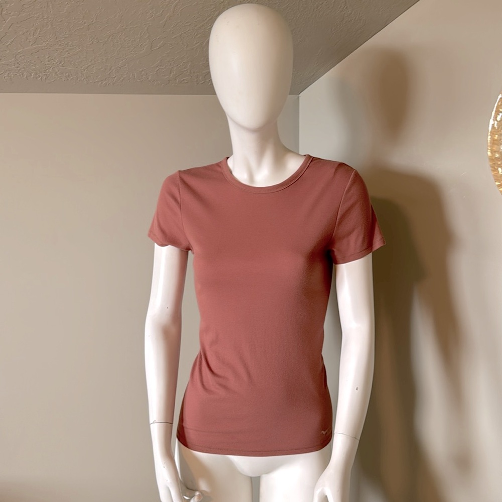 PINK Victoria Secret  fitted ribbed t shirt size medium mauve